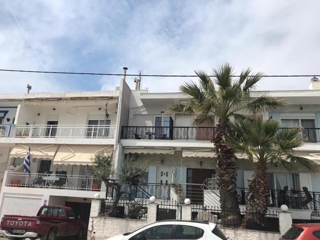 E & F Sea View Flat Apartment Néa Péramos Bagian luar foto